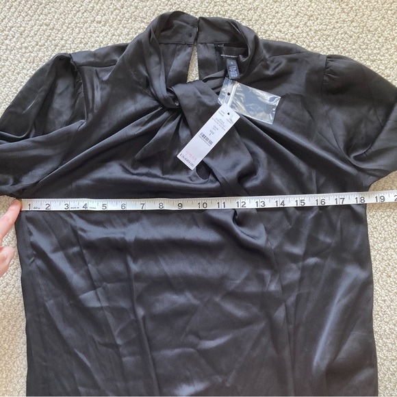 NEW White House Black Market Long Sleeve Twist Neck Satin Blouse Size 4 NWT - Picture 9 of 15